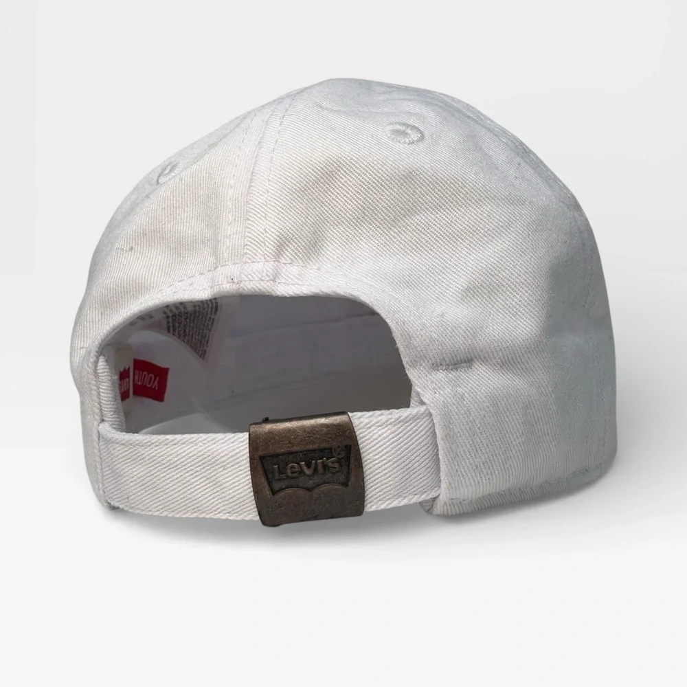Levis classic white